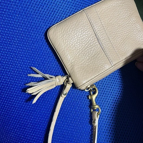 Coach Beige Leather Wristlet Clutch Zip Pouch Small Bag - Picture 9 of 12